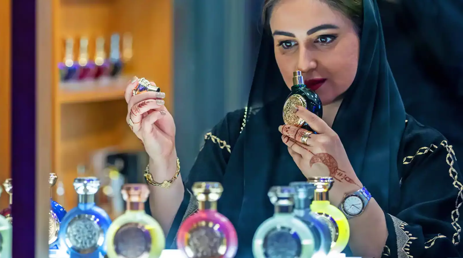 Choose perfumes in Dubai
